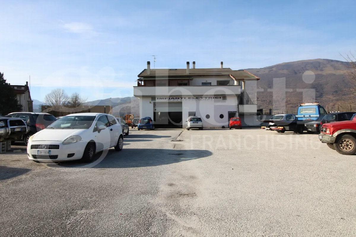 Stabile in vendita a Castel di Sangro - foto 1