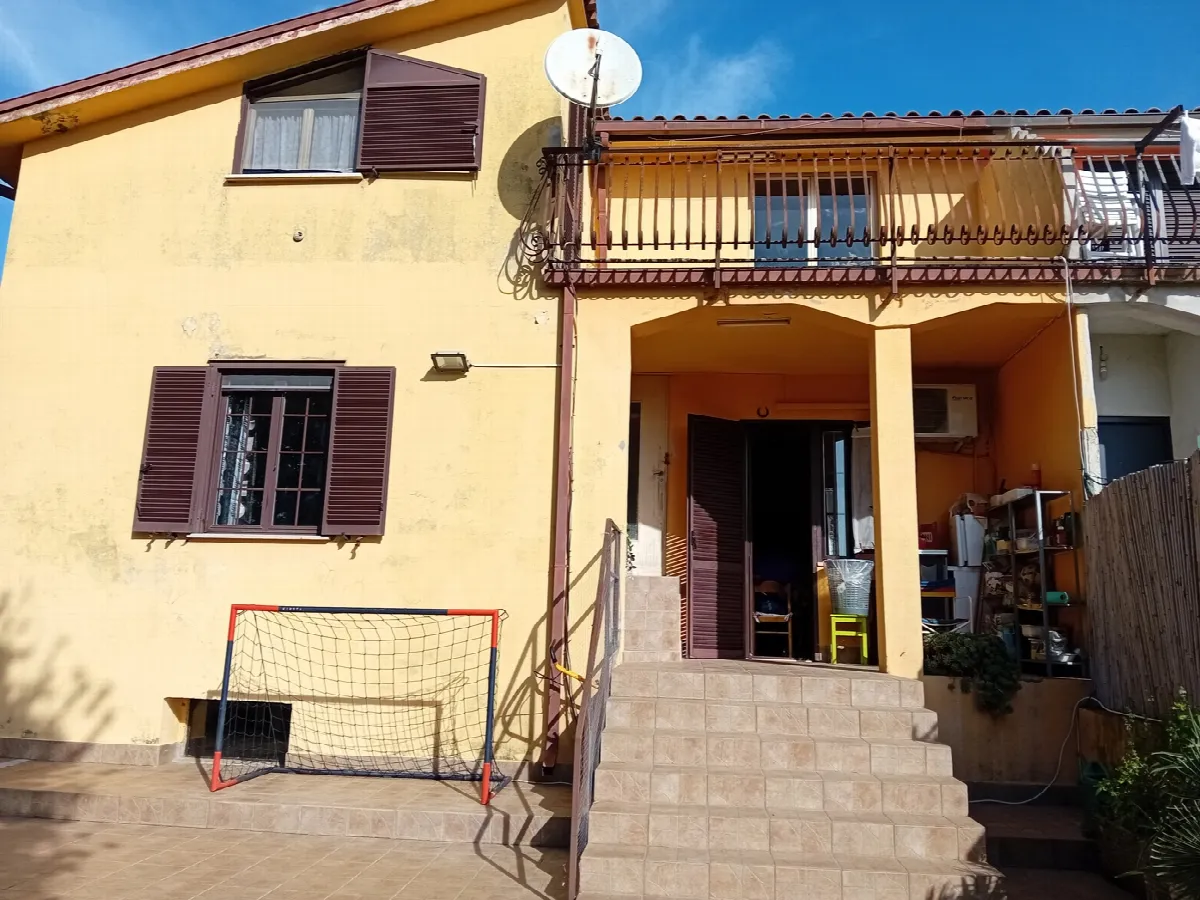 Casa bifamiliare in vendita a Fabrica di Roma - foto 1