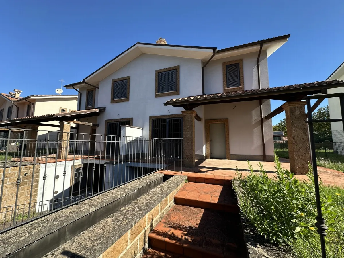 Casa bifamiliare in vendita a Civita Castellana - foto 1