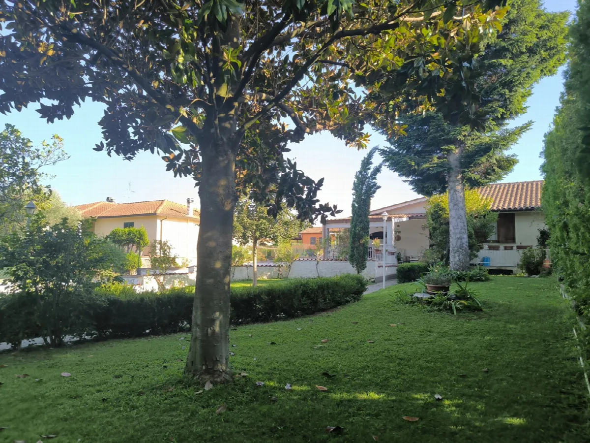 Casa bifamiliare in vendita a Fabrica di Roma - foto 1