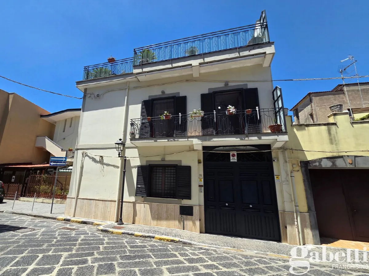 Casa indipendente in vendita a Pomigliano d'Arco - foto 1