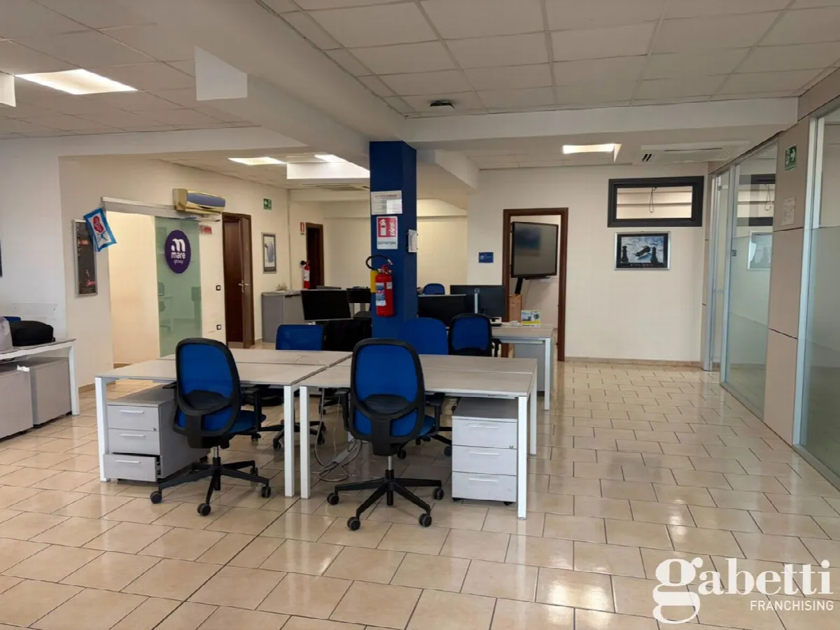 Ufficio in vendita a Pomigliano d'Arco - foto 2