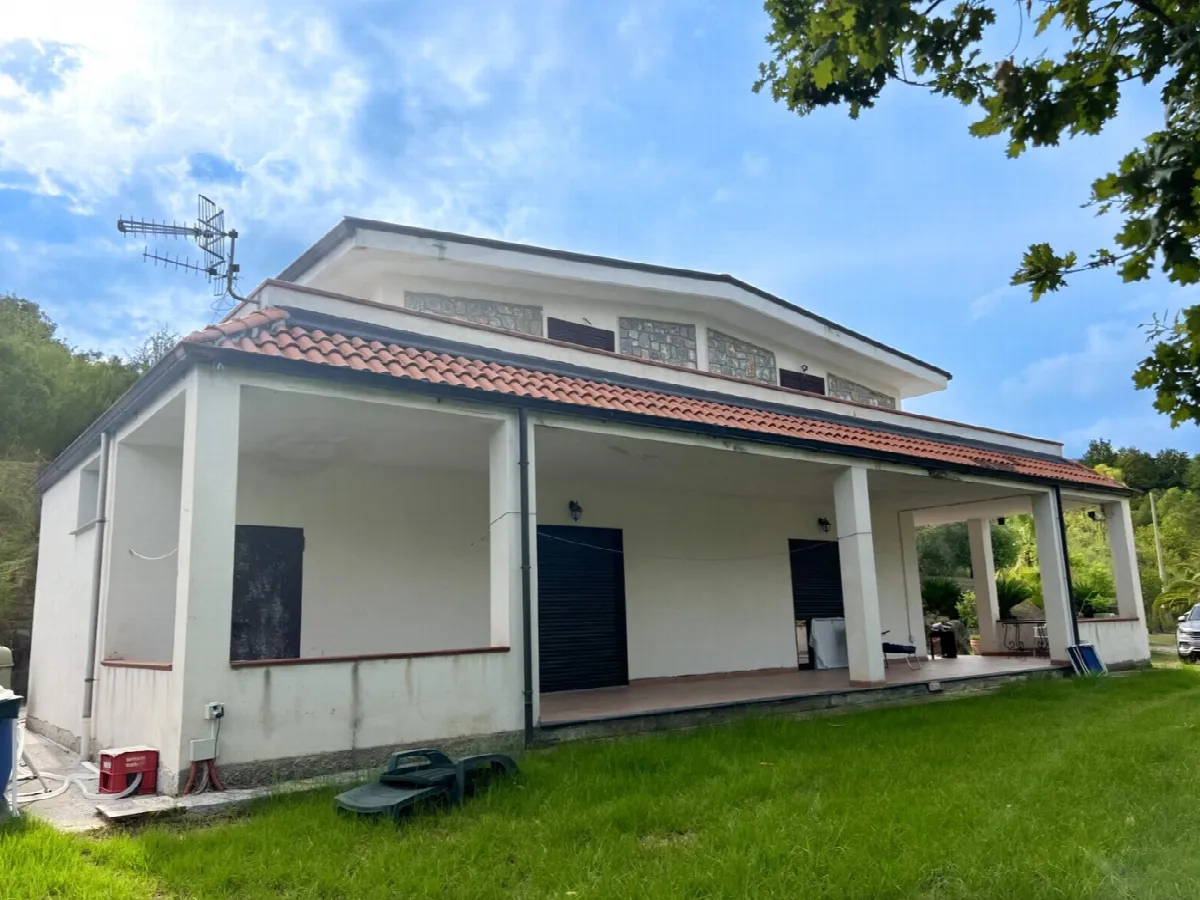 Casa indipendente in vendita a Roccagloriosa - foto 1