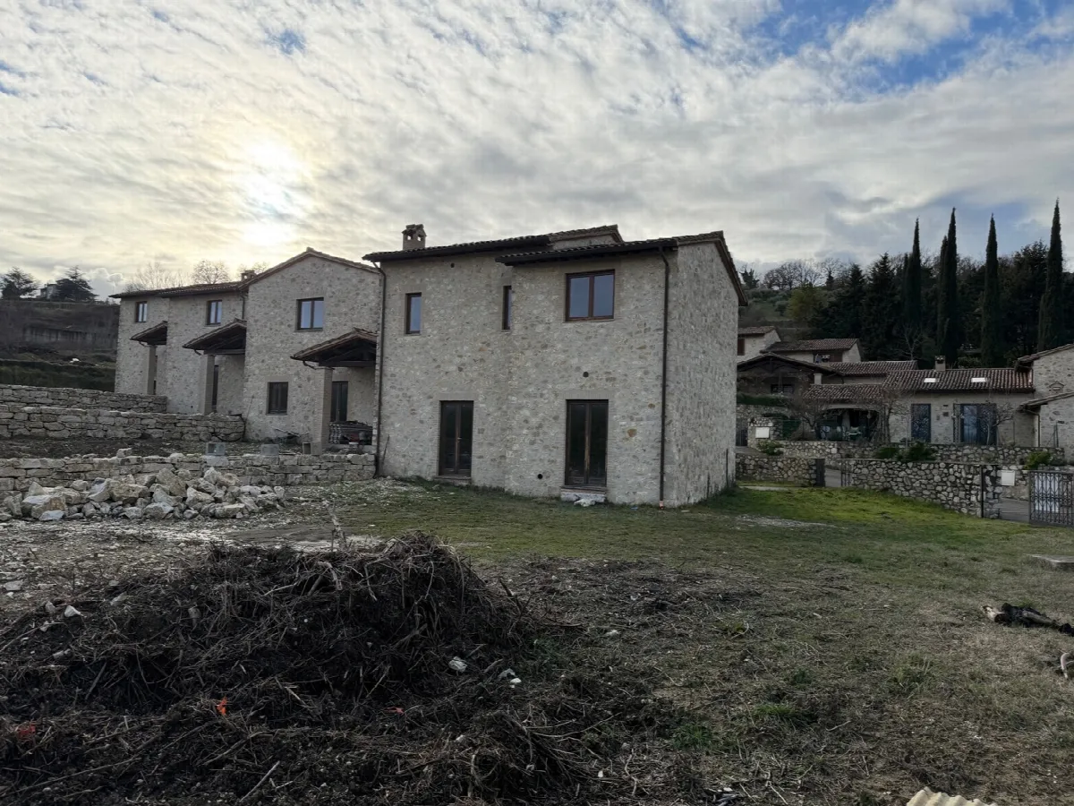 Villetta a schiera in vendita a Avigliano Umbro - foto 4