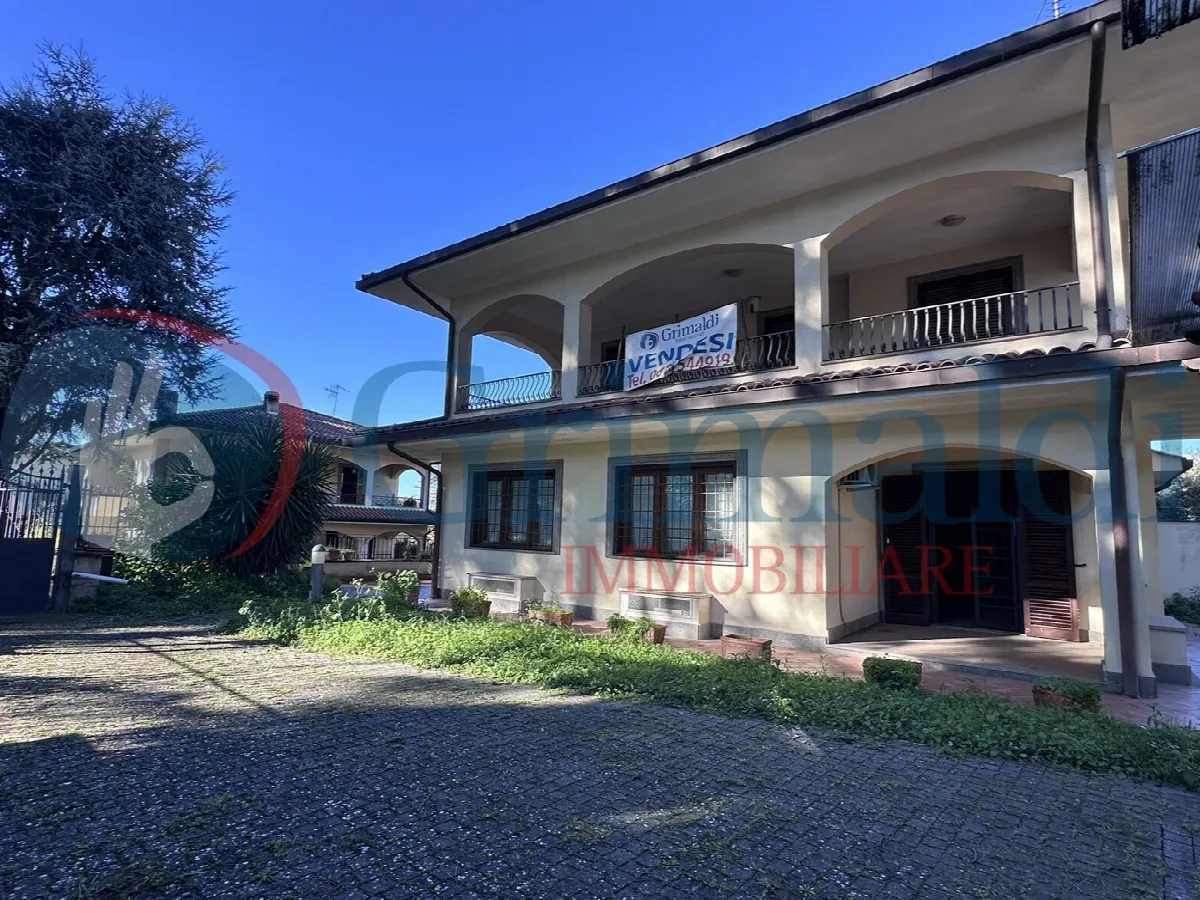 Casa bifamiliare in vendita a Grottaferrata - foto 1