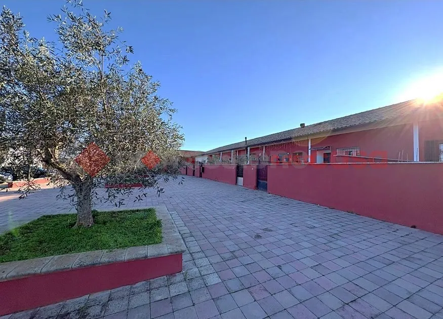 Villetta a schiera in vendita a Aprilia - foto 1