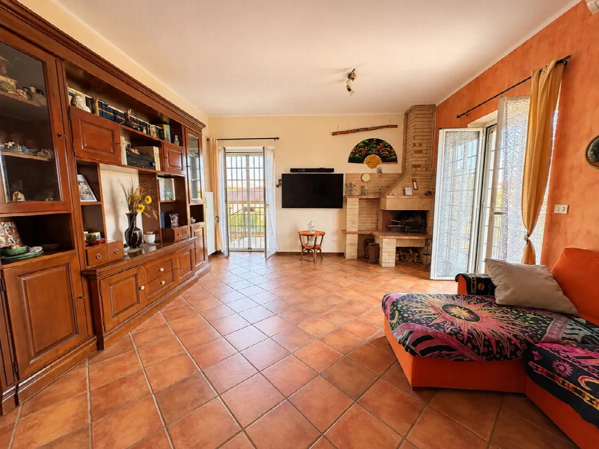 Casa bifamiliare in vendita a Aprilia - foto 2