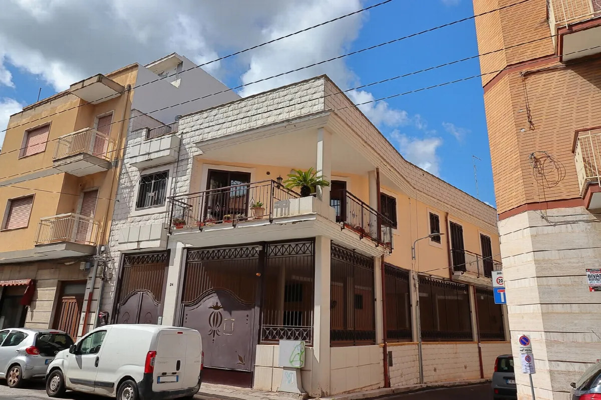 Casa indipendente in vendita a Bari - foto 2