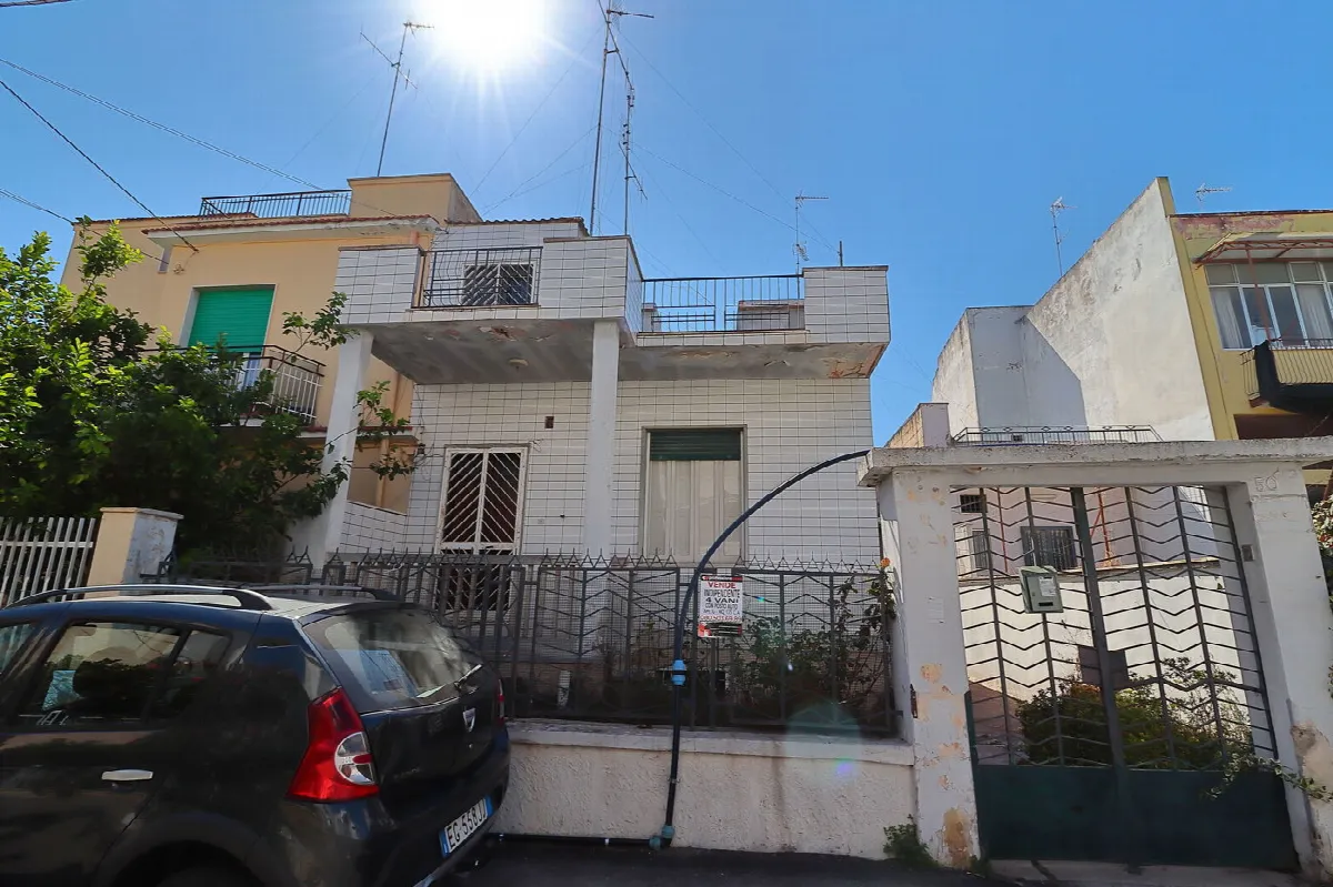 Casa indipendente in vendita a Bari - foto 2