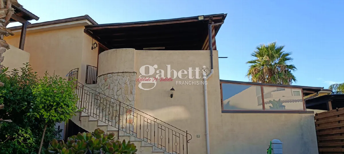 Appartamento in vendita a Campofelice di Roccella - foto 1