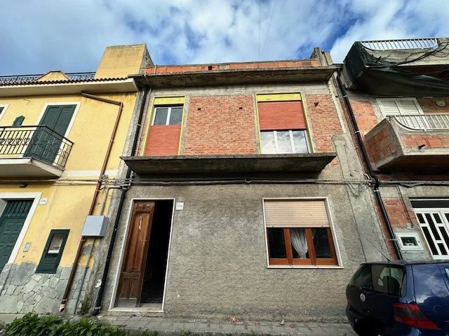 Casa indipendente in vendita a Barcellona Pozzo di Gotto - foto 1