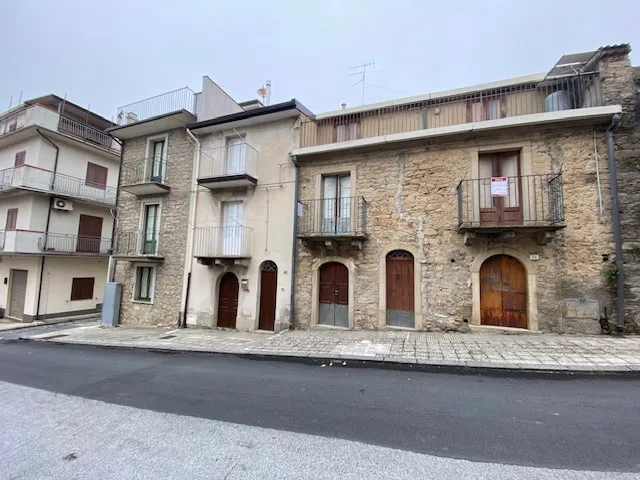 Casa indipendente in vendita a Montalbano Elicona - foto 1
