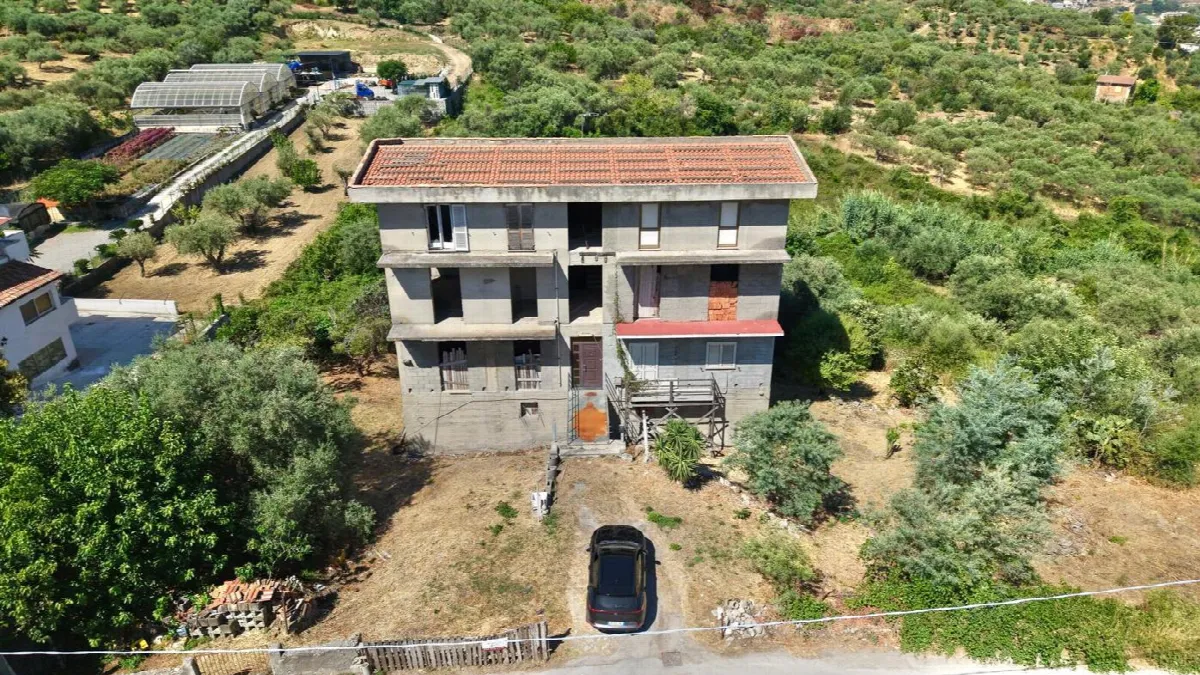 Casa indipendente in vendita a Barcellona Pozzo di Gotto - foto 1