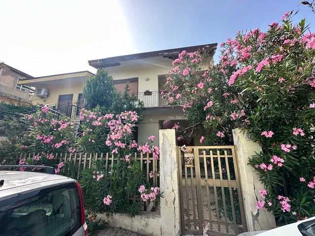 Villetta a schiera in vendita a Barcellona Pozzo di Gotto - foto 1