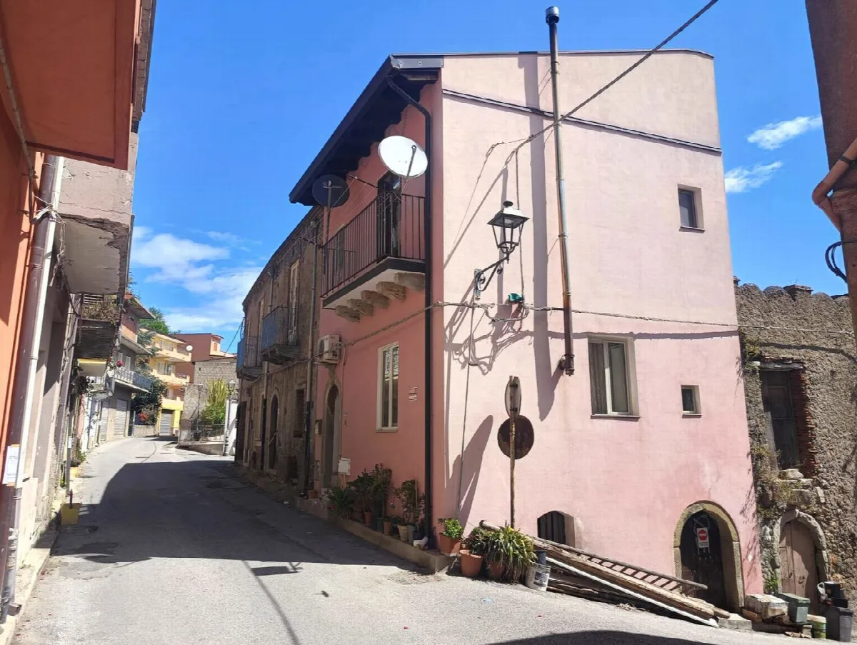 Casa indipendente in vendita a Rodì Milici - foto 1