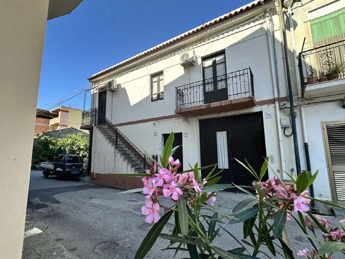 Casa indipendente in vendita a Barcellona Pozzo di Gotto - foto 1