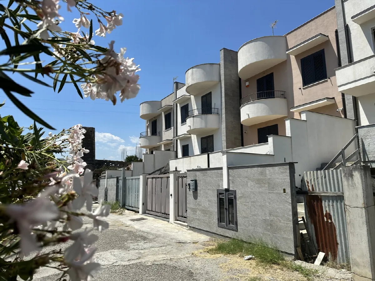Villetta a schiera in vendita a Barcellona Pozzo di Gotto - foto 2