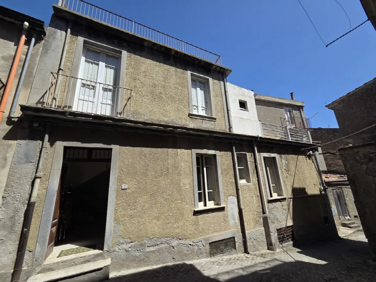 Casa indipendente in vendita a Basicò - foto 1