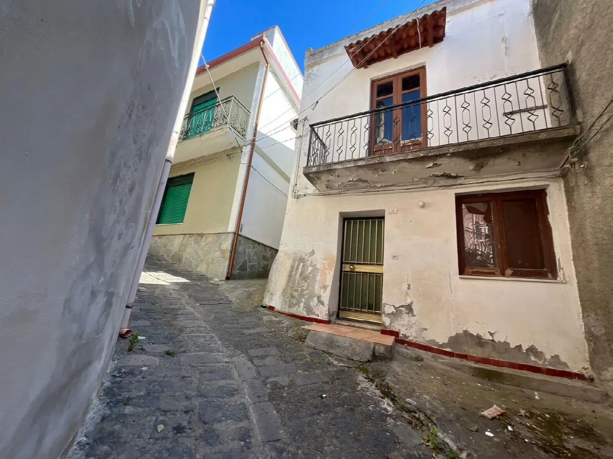 Casa indipendente in vendita a Barcellona Pozzo di Gotto - foto 1