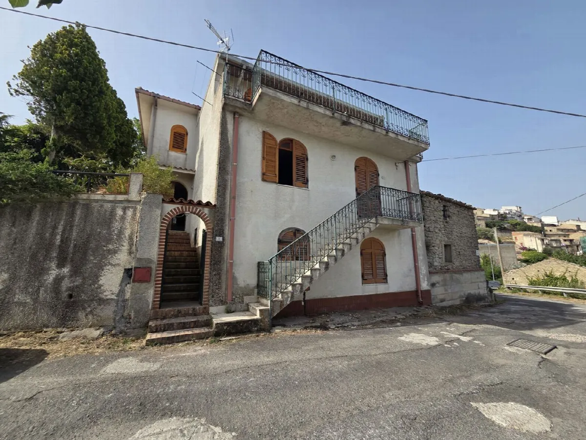 Casa indipendente in vendita a Basicò - foto 1