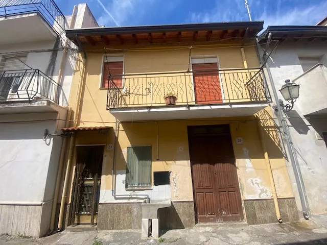 Casa indipendente in vendita a Barcellona Pozzo di Gotto - foto 1