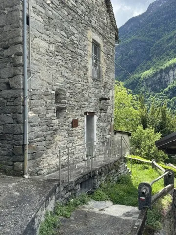Casa indipendente in vendita a Varzo - foto 1
