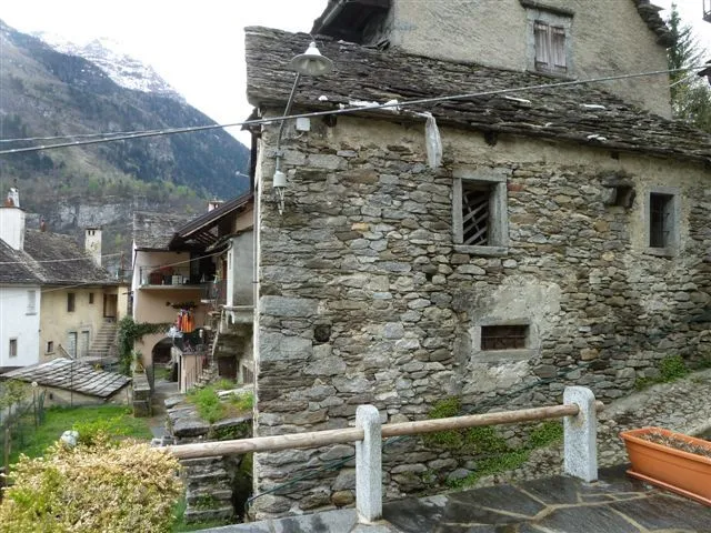 Casa indipendente in vendita a Varzo - foto 4