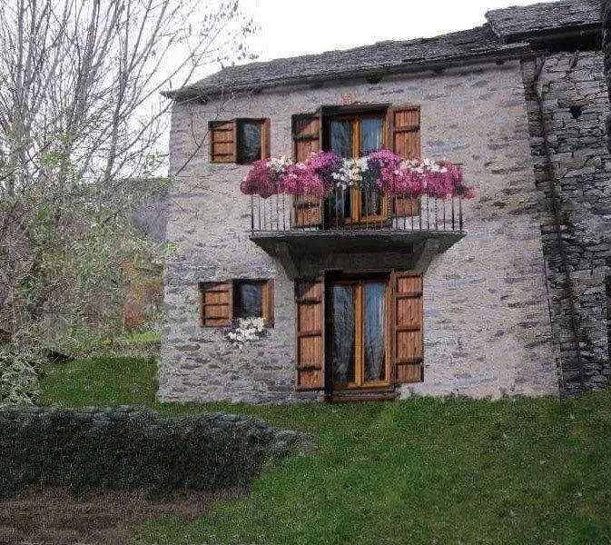 Casa indipendente in vendita a Masera - foto 2