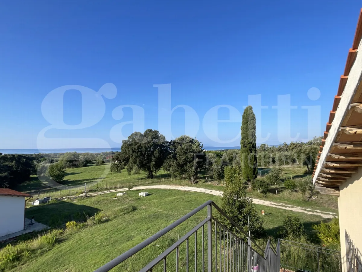 Casa indipendente in vendita a Follonica - foto 2