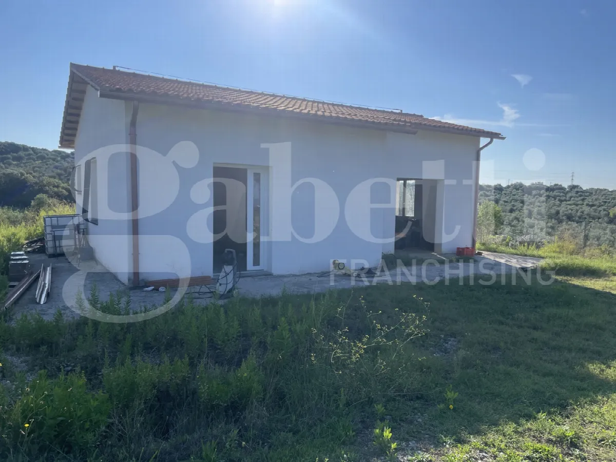 Casa indipendente in vendita a Follonica - foto 6