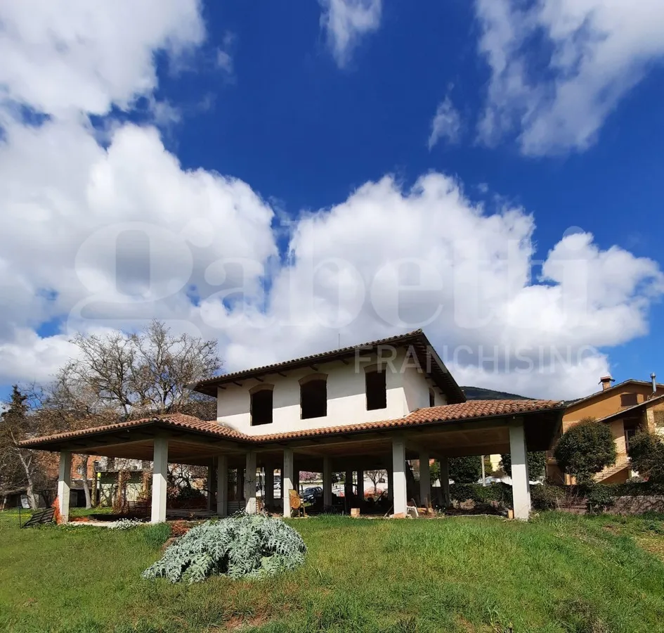 Casa indipendente in vendita a Gubbio - foto 1