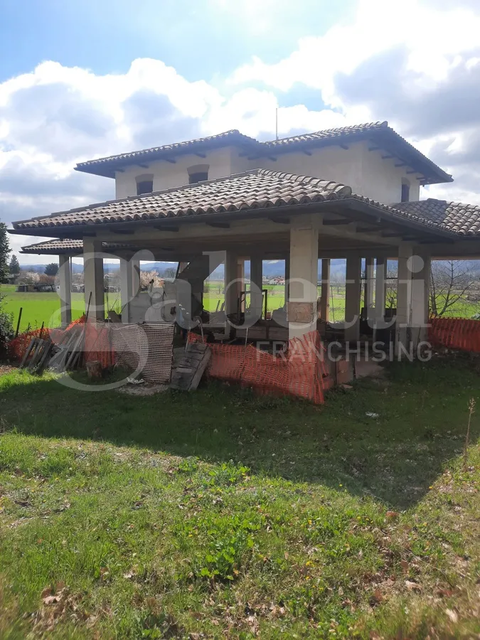 Casa indipendente in vendita a Gubbio - foto 2