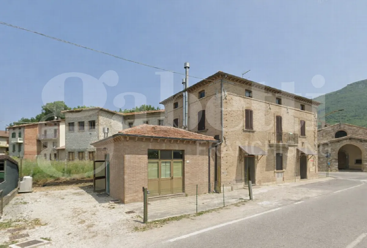 Stabile in vendita a Gubbio - foto 1