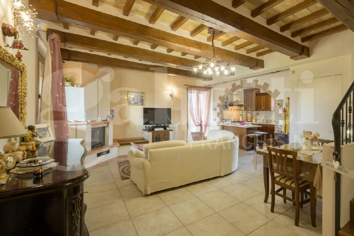 Casa indipendente in vendita a Gubbio - foto 8