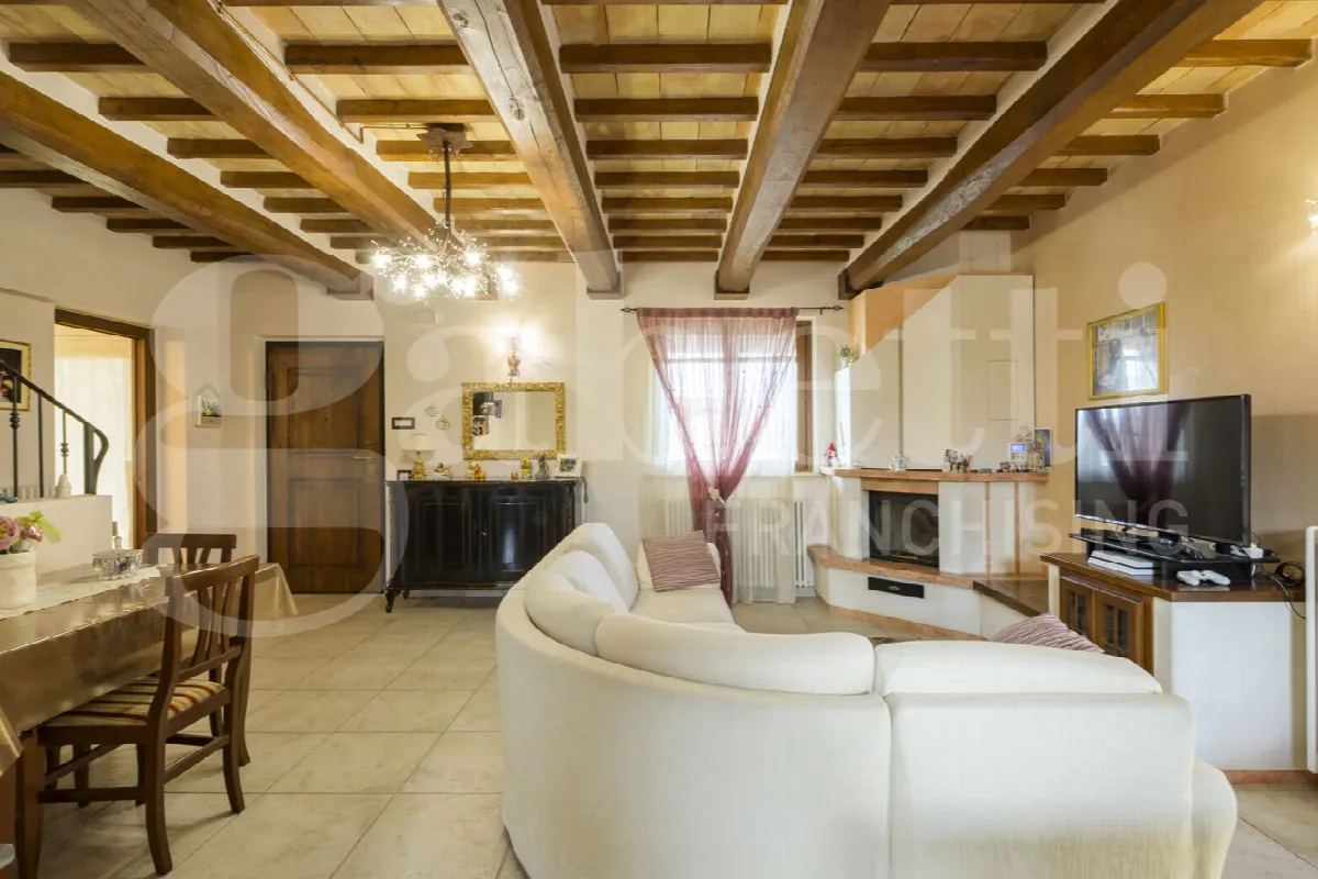 Casa indipendente in vendita a Gubbio - foto 9