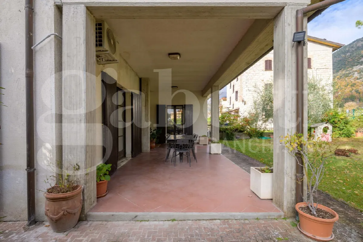 Casa indipendente in vendita a Gubbio - foto 6