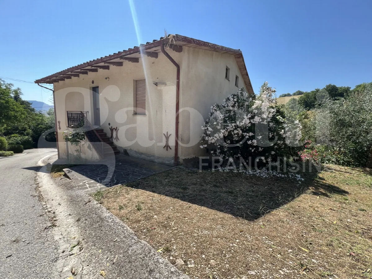 Casa indipendente in vendita a Gubbio - foto 4