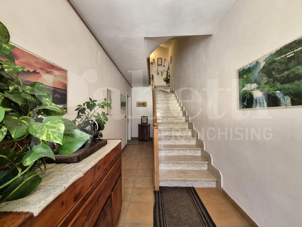 Casa indipendente in vendita a Gubbio - foto 3