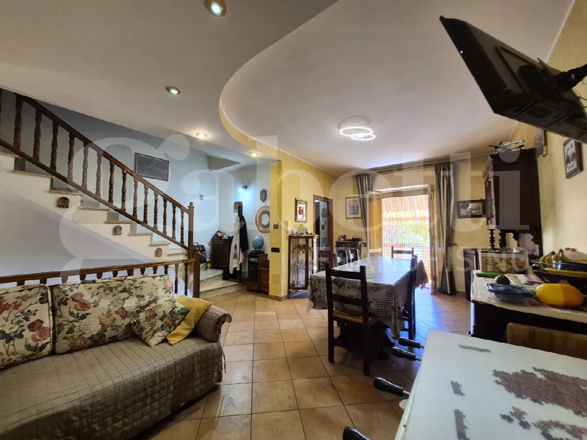 Casa indipendente in vendita a Gubbio - foto 5