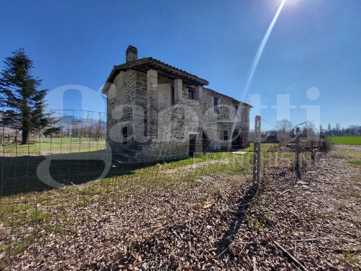 Casa indipendente in vendita a Gubbio - foto 2