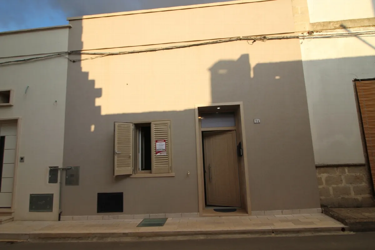 Casa indipendente in vendita a Sava - foto 1