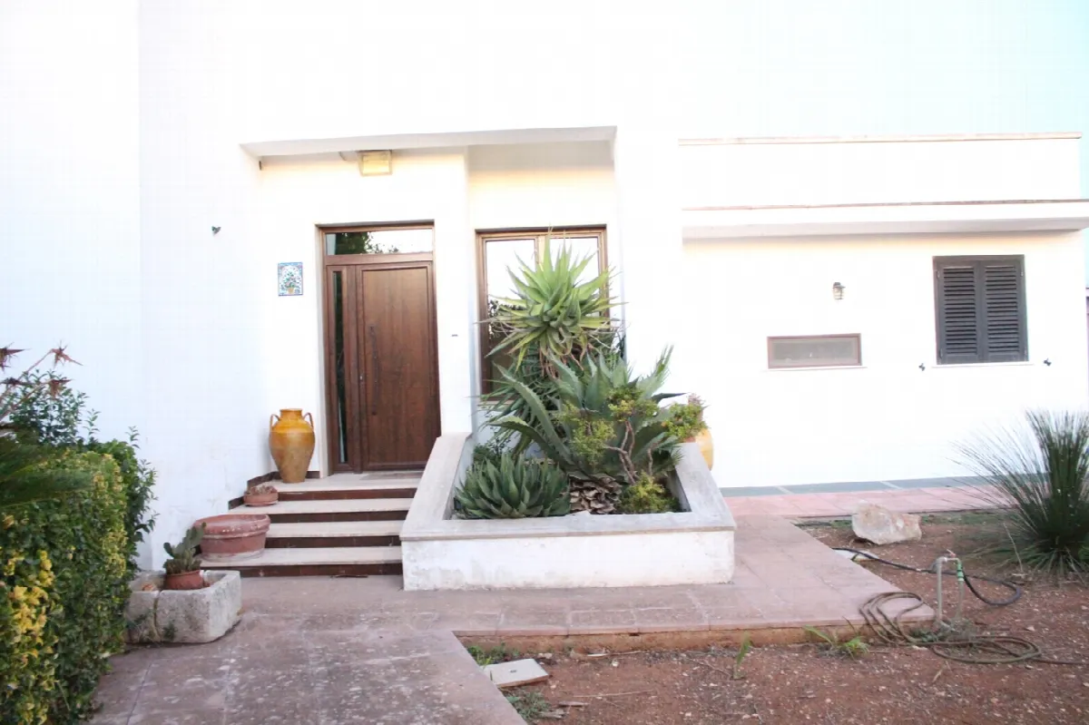 Casa bifamiliare in vendita a Manduria - foto 1