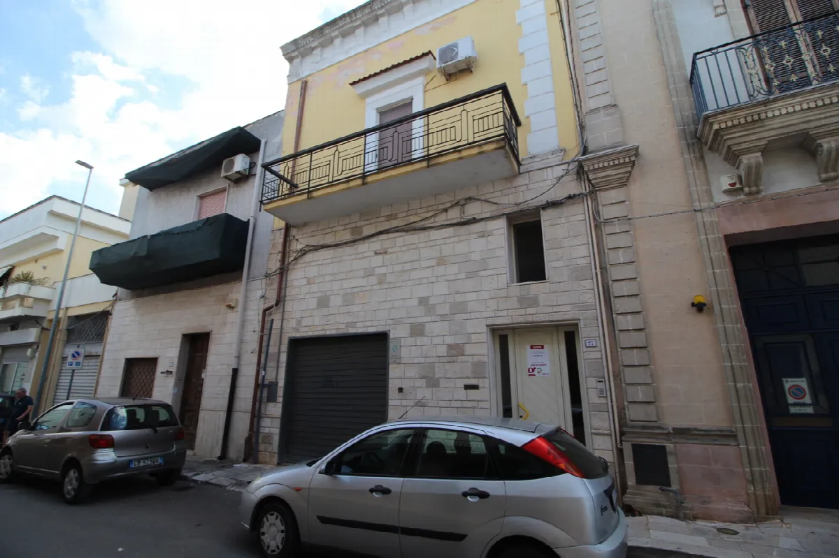Casa indipendente in vendita a Sava - foto 1