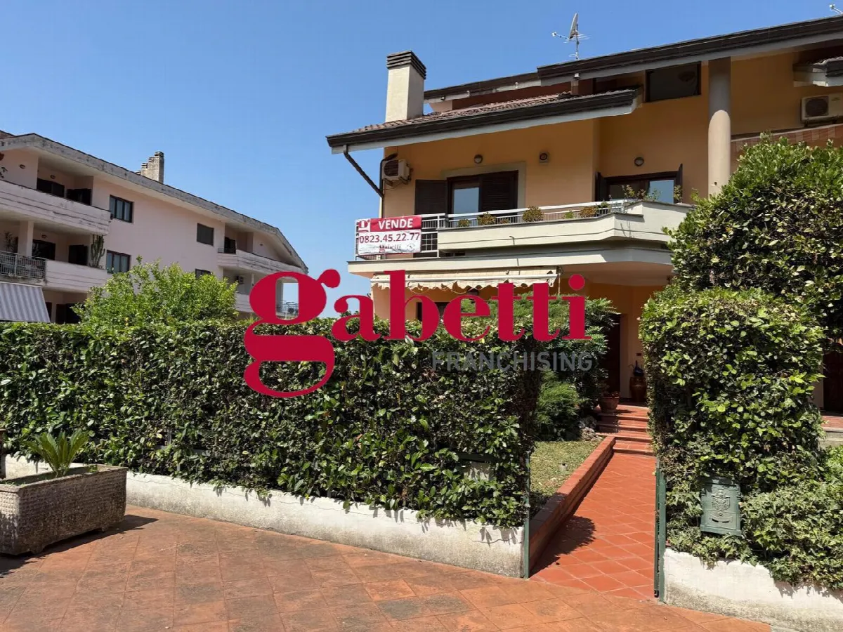 Villetta a schiera in vendita a Caserta - foto 2