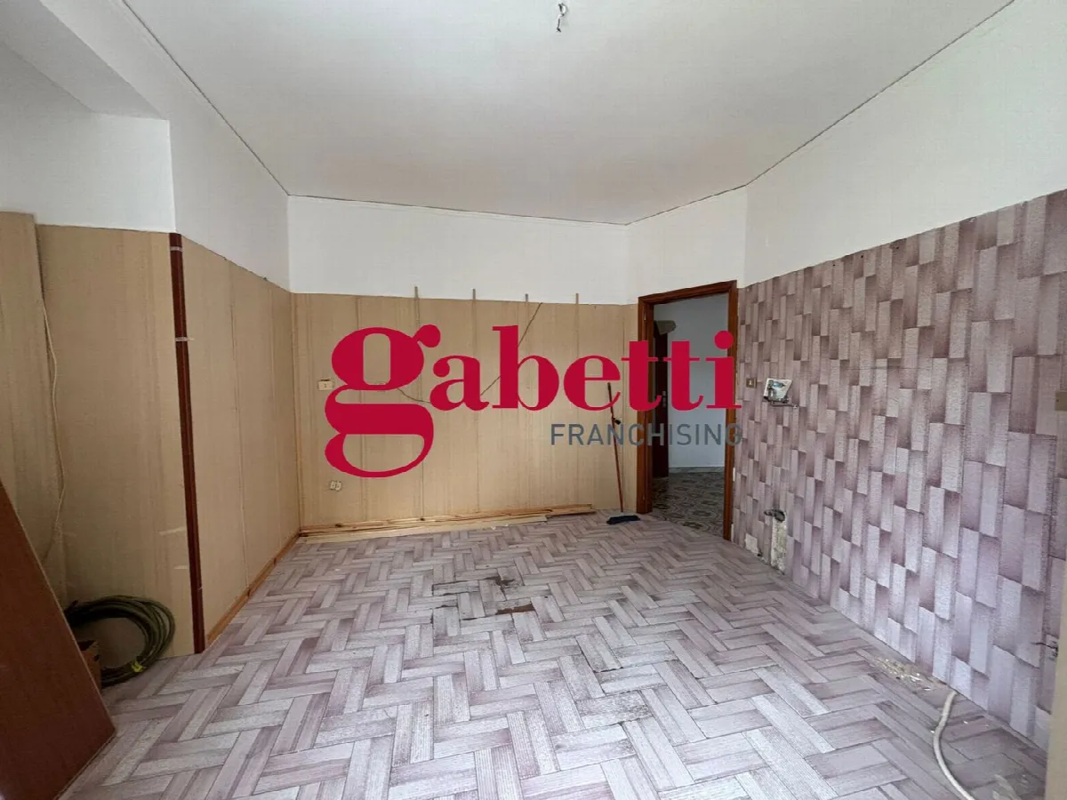 Appartamento in vendita a San Nicola la Strada - foto 8