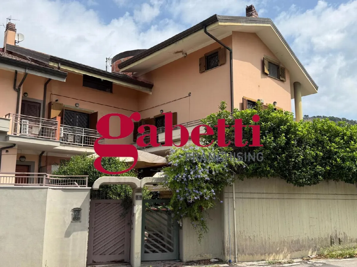 Villetta a schiera in vendita a Caserta - foto 2