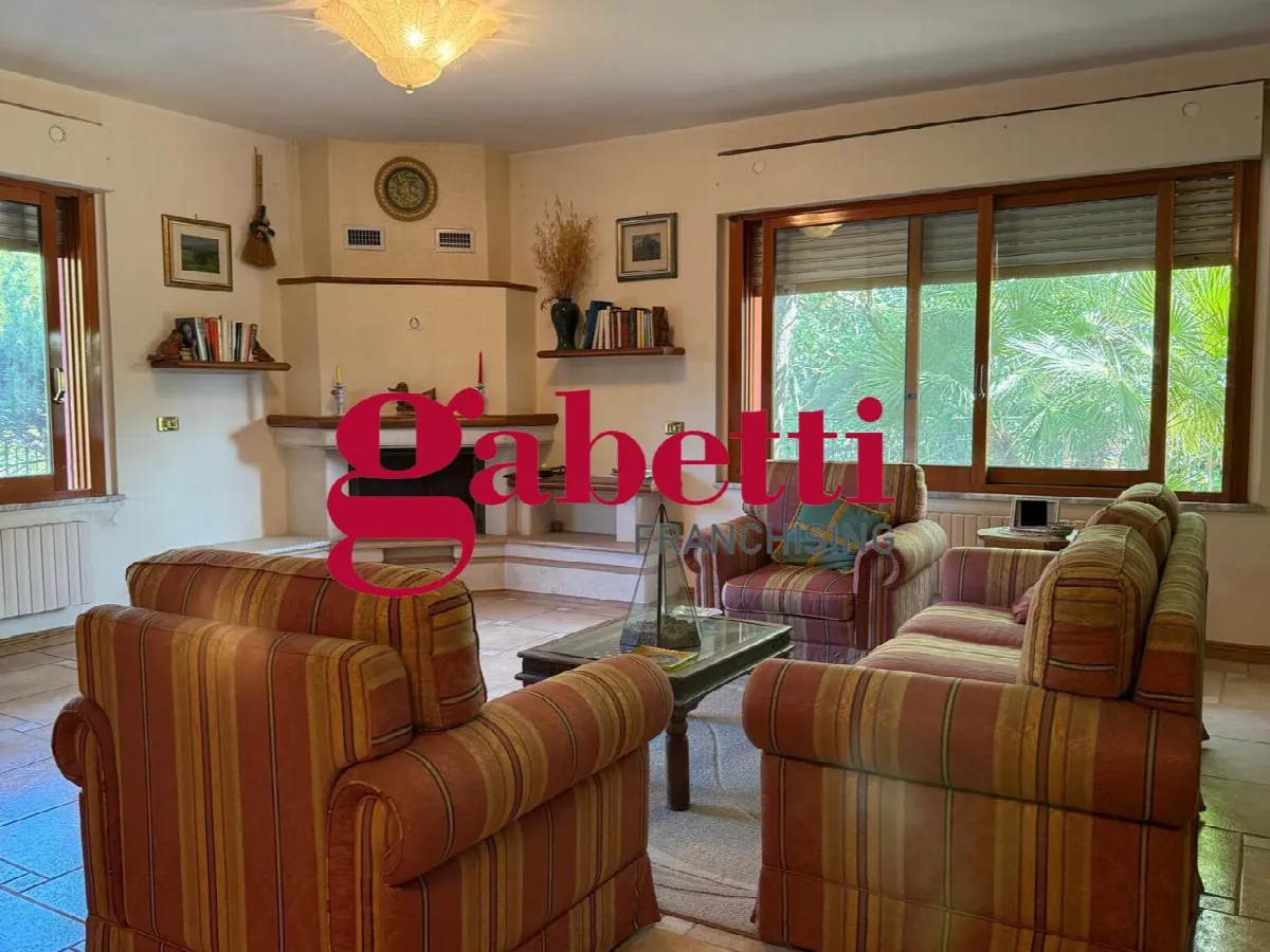 Villa in vendita a Caserta - foto 1