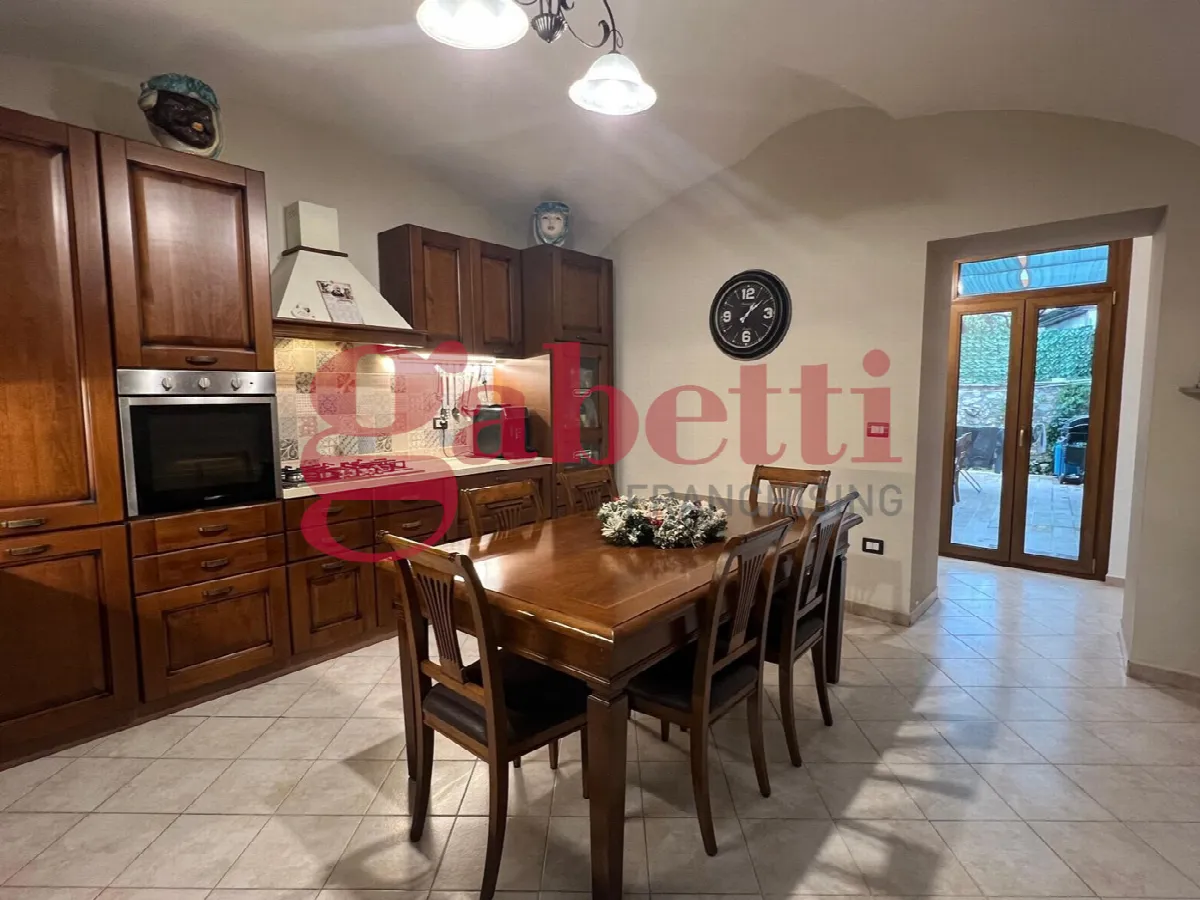 Casa indipendente in vendita a Pozzilli - foto 1