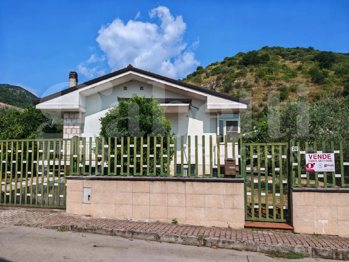Casa indipendente in vendita a Pozzilli - foto 1