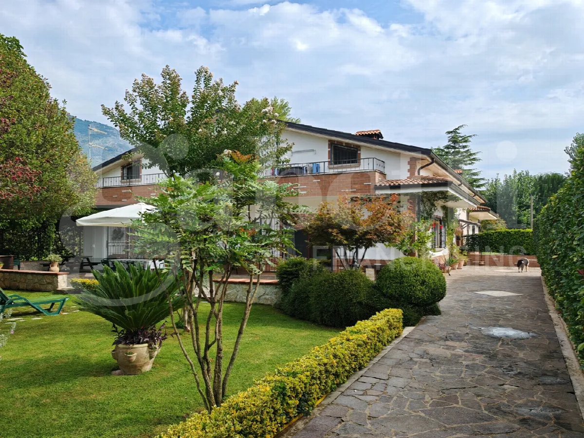 Casa bifamiliare in vendita a Venafro - foto 1